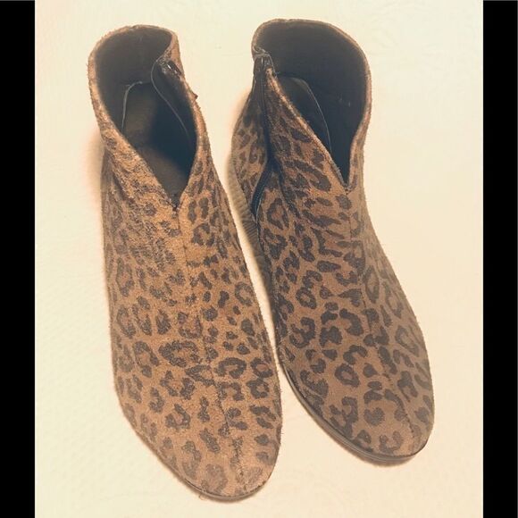 Munro leopard suede ankle boots - Picture 3 of 6